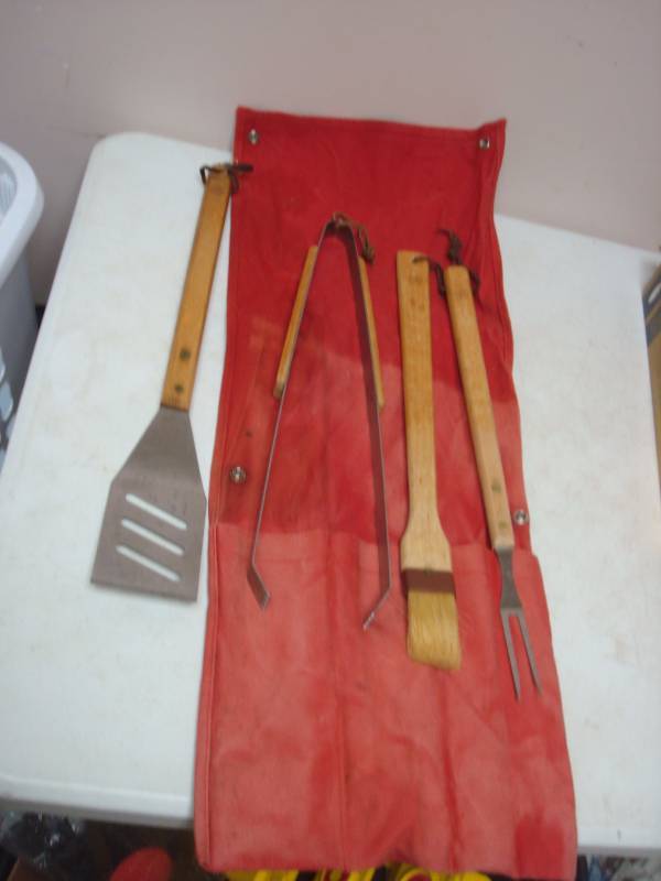 lot 107 image: Set Of Marlboro Grilling Items, Some Wear To ...