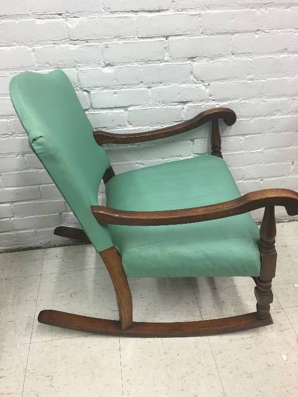 antique rocking chair good condition with   flat top screw