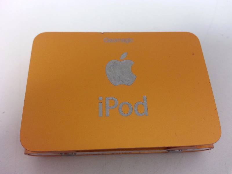 lot 34 image: Apple iPod Shuffle 1GB 2nd Gen Model A1204