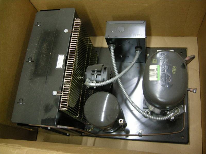 lot 14 image: Tecumseh Condensing Unit Compressor