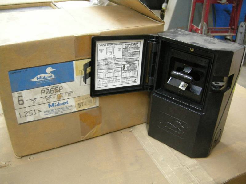 lot 16 image: Case of 60Amp 240V Fuse Enclosures