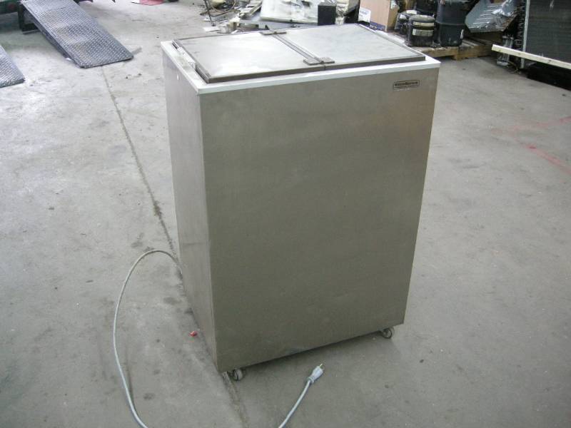 lot 17 image: SS Reach-in Ice Cream Freezer