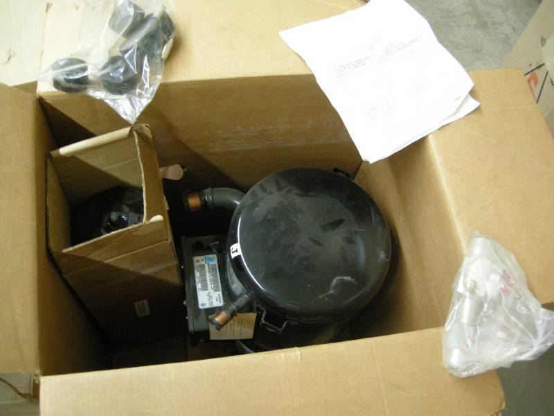 lot 24 image: Tecumseh AN Compressor