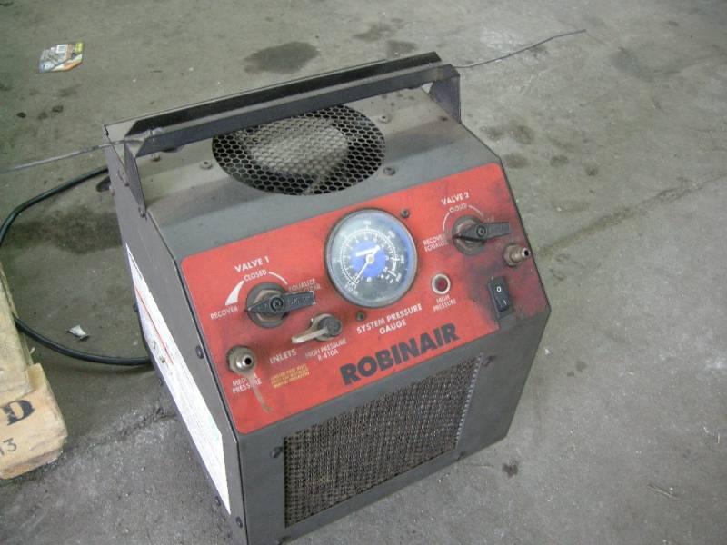 lot 51 image: Robinair Refrigerant Recovery Unit