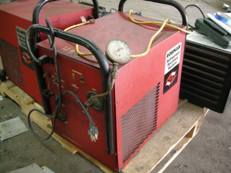 lot 52 image: Robinair Refrigerant Recovery Unit