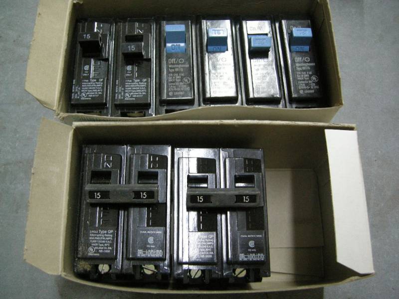 lot 56 image: 15Amp Circuit Breakers