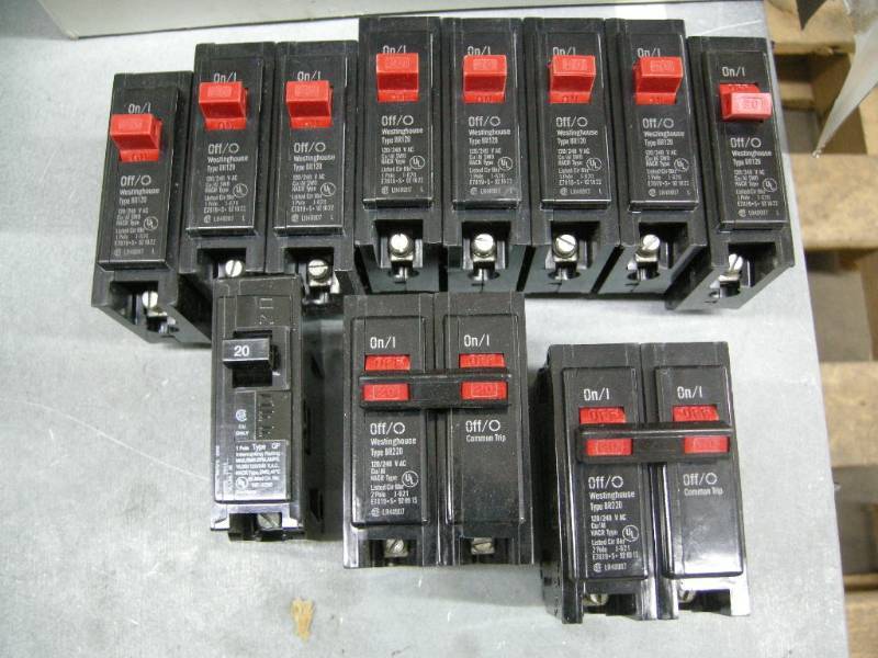lot 60 image: 20Amp Circuit Breakers