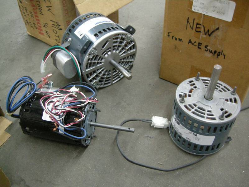 lot 69 image: 3 New Electric Motors