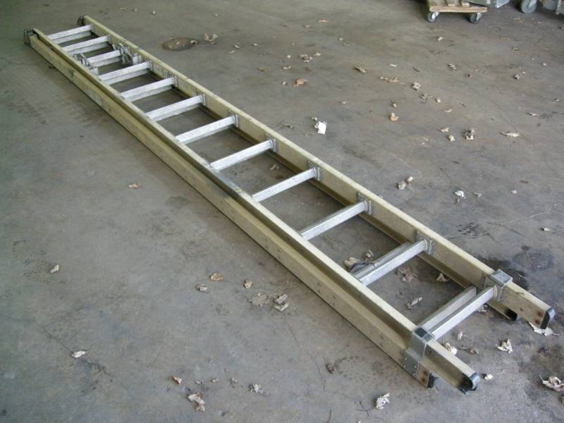 lot 80 image: Werner 24ft Fiberglass Extension Ladder