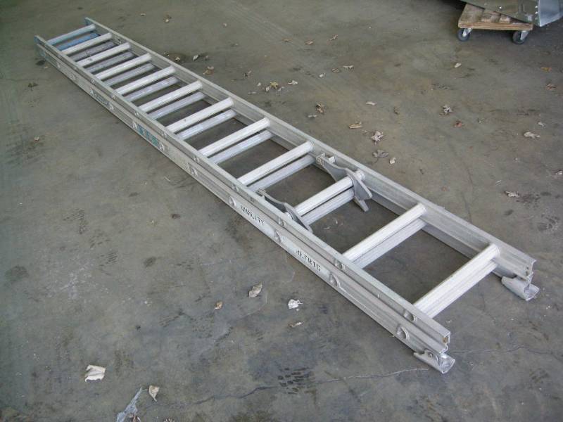 lot 81 image: Werner Aluminum Extension Ladder