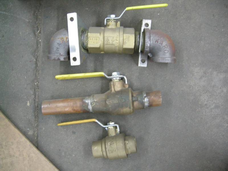 lot 102 image: 1-14 Ball Valves