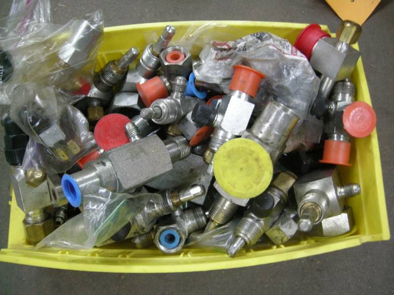 lot 103 image: Misc Service Valves