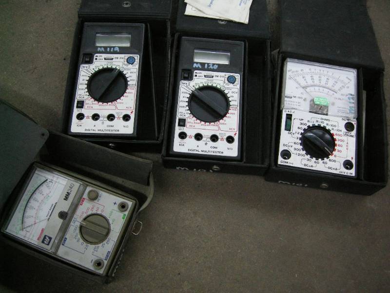 lot 111 image: Universal Digital Multitesters
