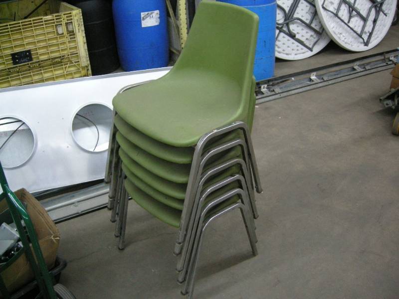 lot 114 image: 6 Stacking Chairs
