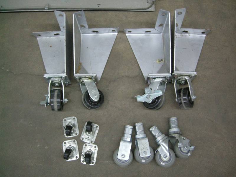 lot 115 image: Misc Heavy Castors