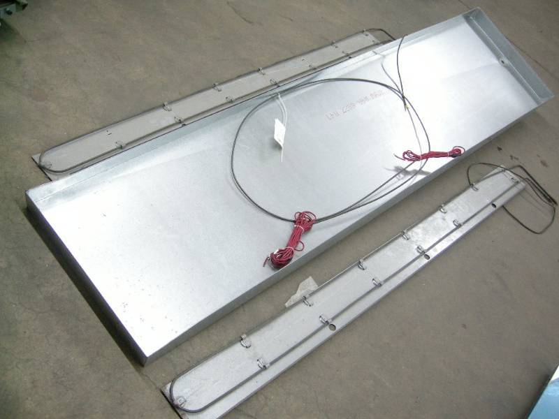 lot 124 image: Large Drip Pan