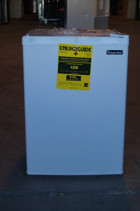 Magic Chef Mini Refrigerator in White