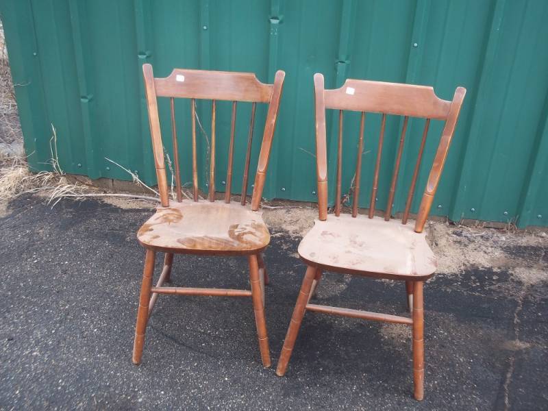2 Wood chairs restoration and repair