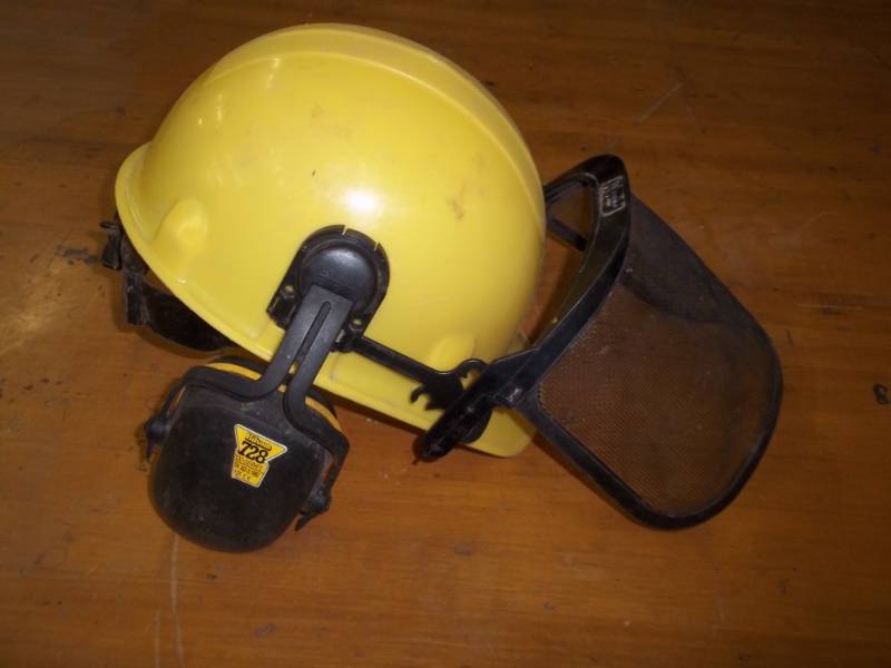 Bilsom Hard Hat w, visor and ear muffs