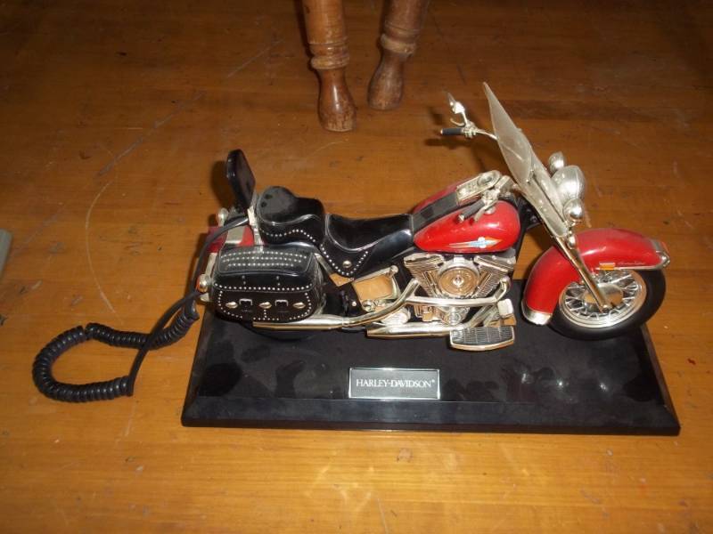 Harley-Davidson Phone one handsl and back has been glued