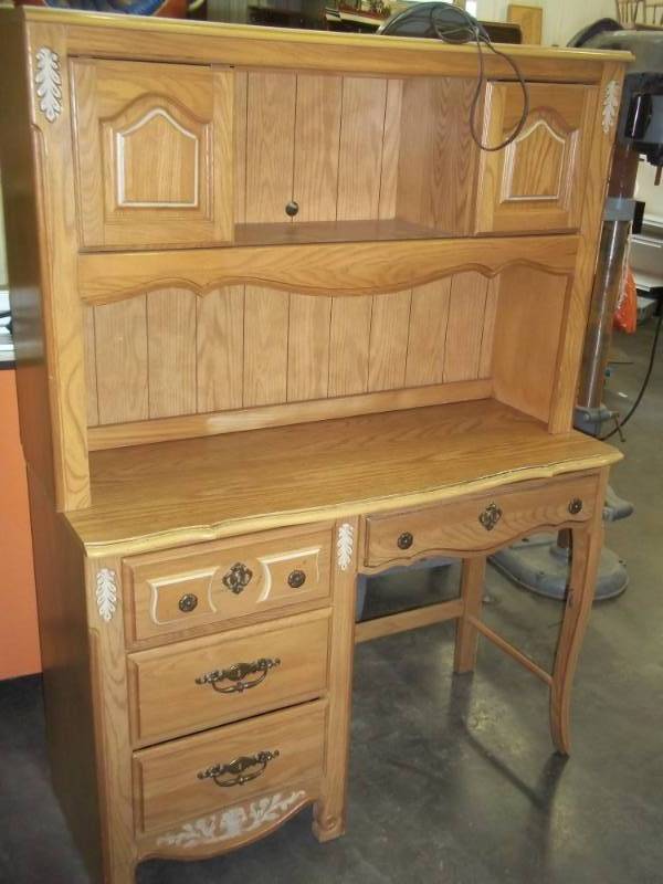 Wood Desk 44x5 (4 shelves, 2 movable cabinets)
