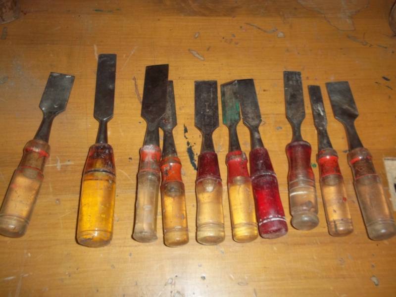 Lot of 10 Chisels