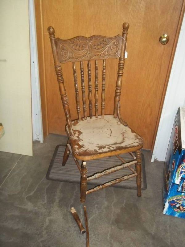 Wood Chair wbroken leg