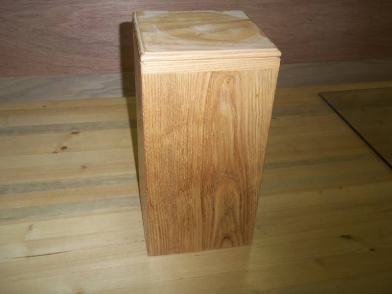 Wood Urn 10 34x5 12x5 12