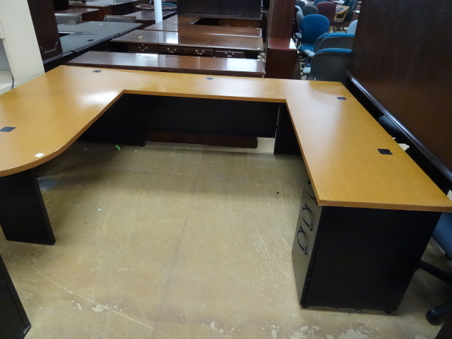 U Shaped Office Desk