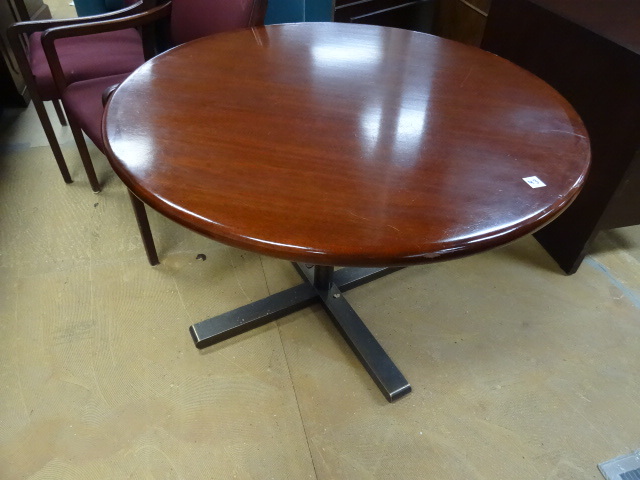 42 Round Table with Metal Base