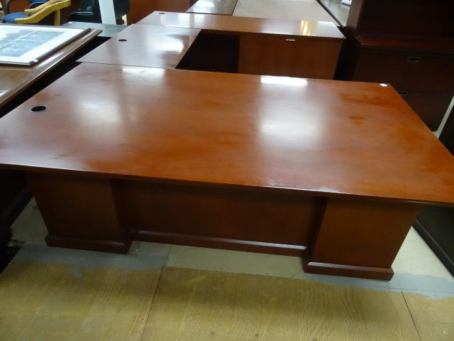 U Shaped Office Desk