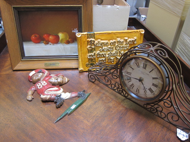 Wall Dcor and Clock