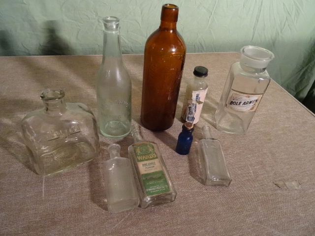 lot 6 image: Vintage Misc. Bottles