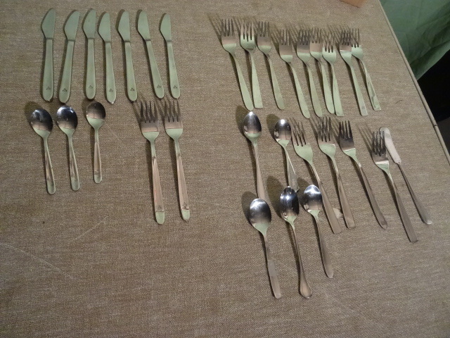 lot 36 image: KLM Airline Silverware Qty 12 Pieces