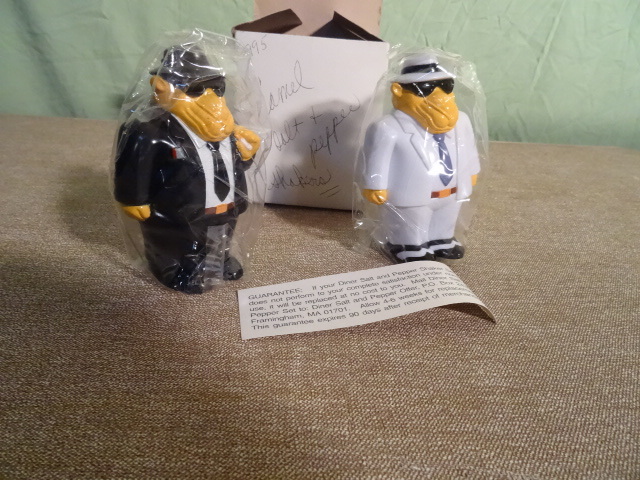 lot 38 image: Camel Salt and Pepper Shaker Set