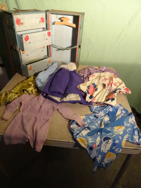 lot 71 image: Vintage Doll Clothing Chest.