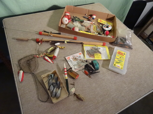 lot 79 image: Misc Vintage Fishing Tackle