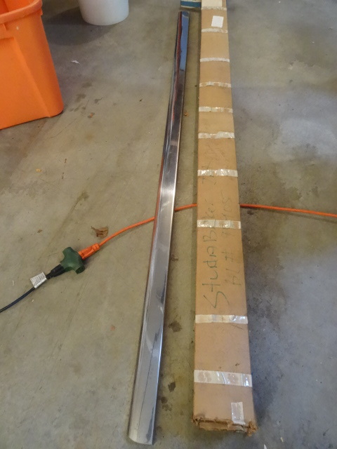 lot 86 image: Studebaker Rocker Panel Trim 1952