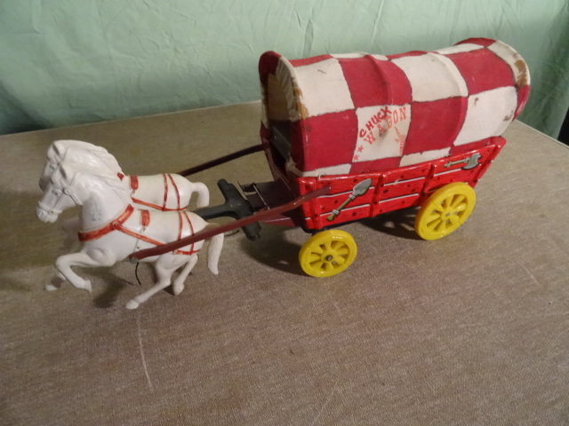 lot 116 image: Battery Operated Chuck Wagon