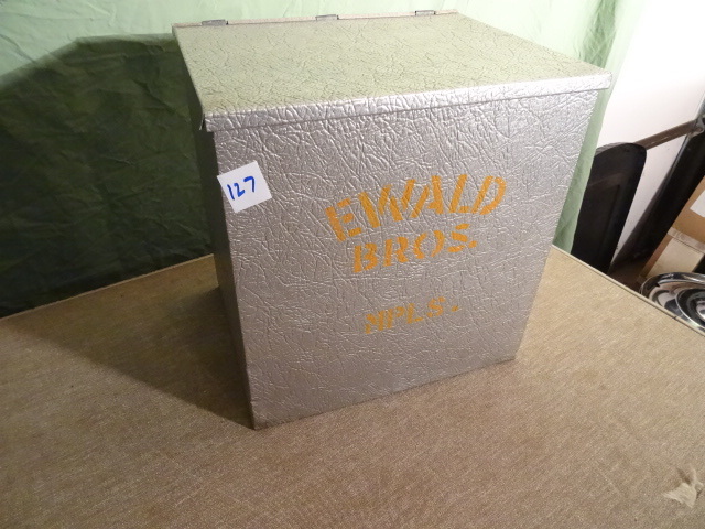 lot 127 image: Ewald Bros Dairy Porch Delivery Cooler