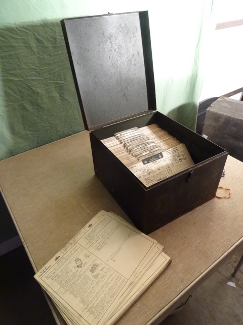 lot 148 image: Vintage Tune Up Index Cards