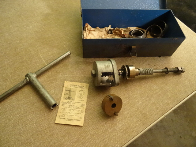 lot 190 image: John Deere Tractor Reclaiming Tool