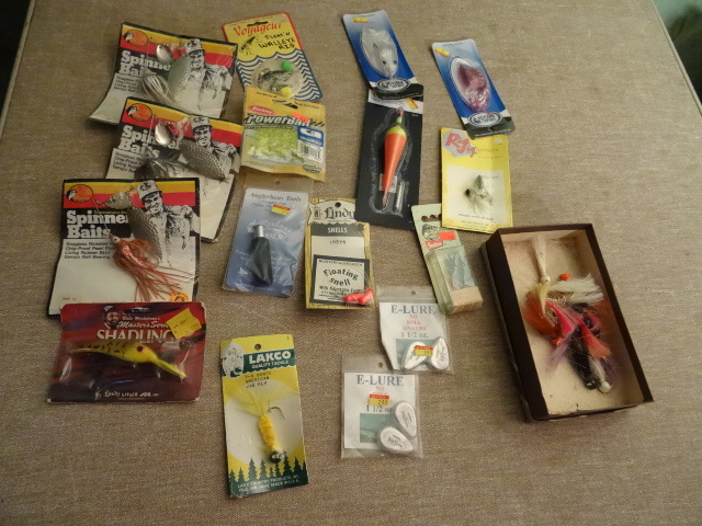 lot 200 image: Misc Fishing Lures