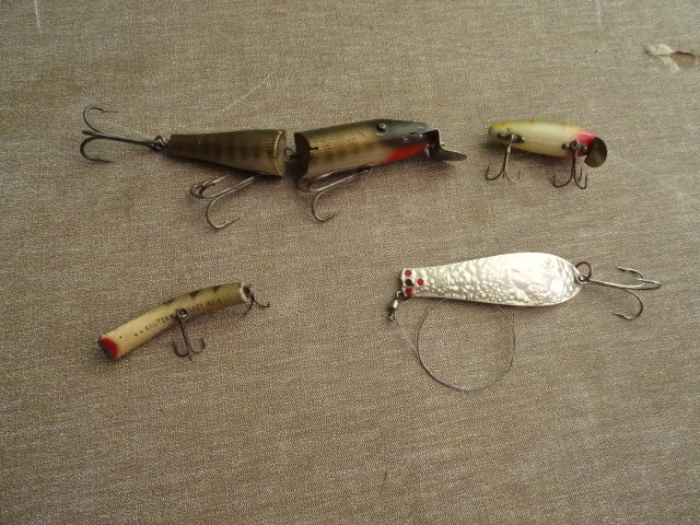lot 203 image: Misc Fishing Lures