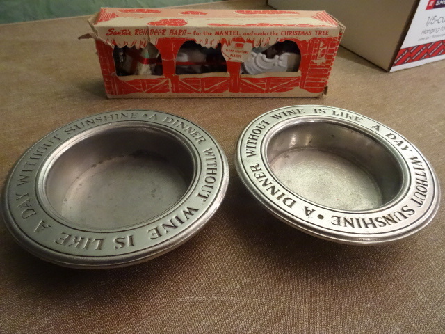 lot 209 image: Santas Reindeer Barn 2 Aluminum Wine