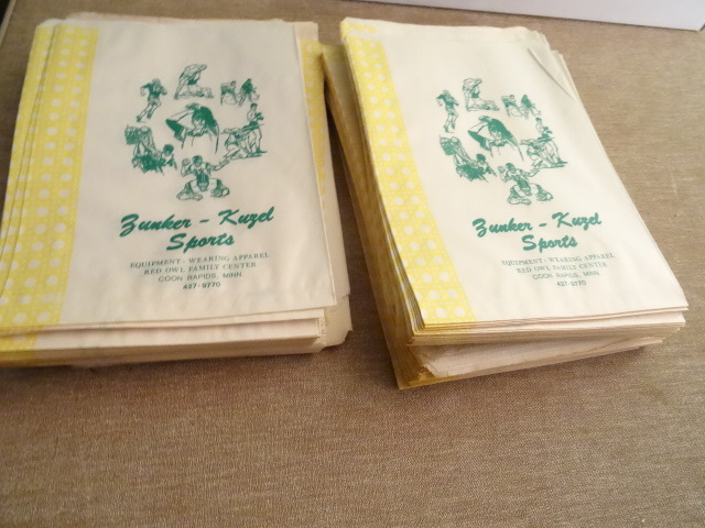lot 211 image: Retail Bags Preprinted