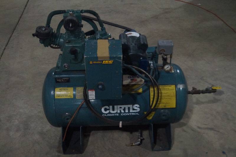 lot 12 image: Challenge Air Compressor