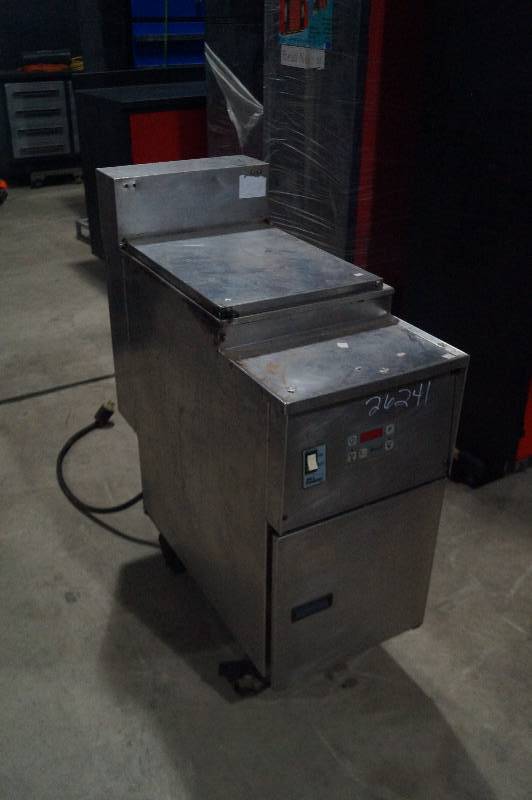 lot 32 image: Pitco Frialator Cooker