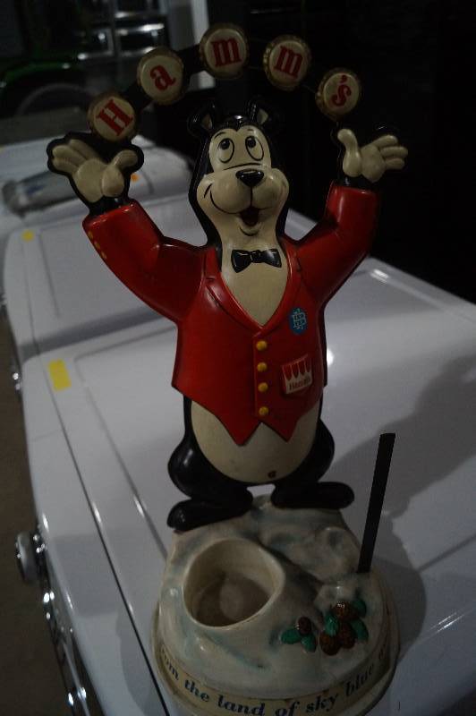 lot 45 image: Hamms Beer Bear