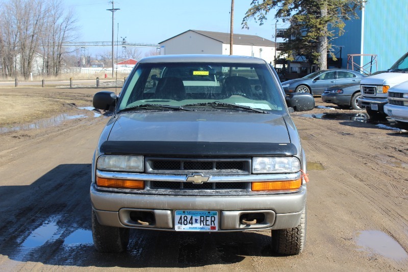 2001 Chevrolet S10 LS Extended Cab 4x4 - 133,664 Miles